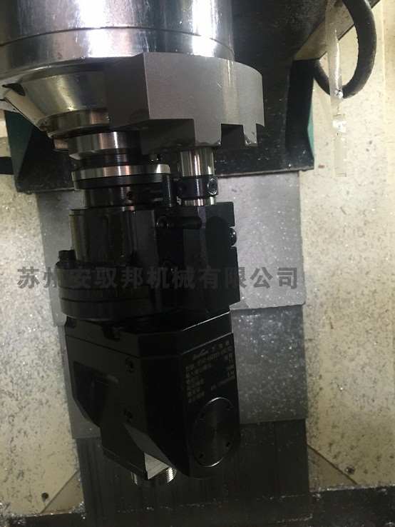 臺灣艾菲茉萬向角度頭,數控萬向角度頭現場加工圖片